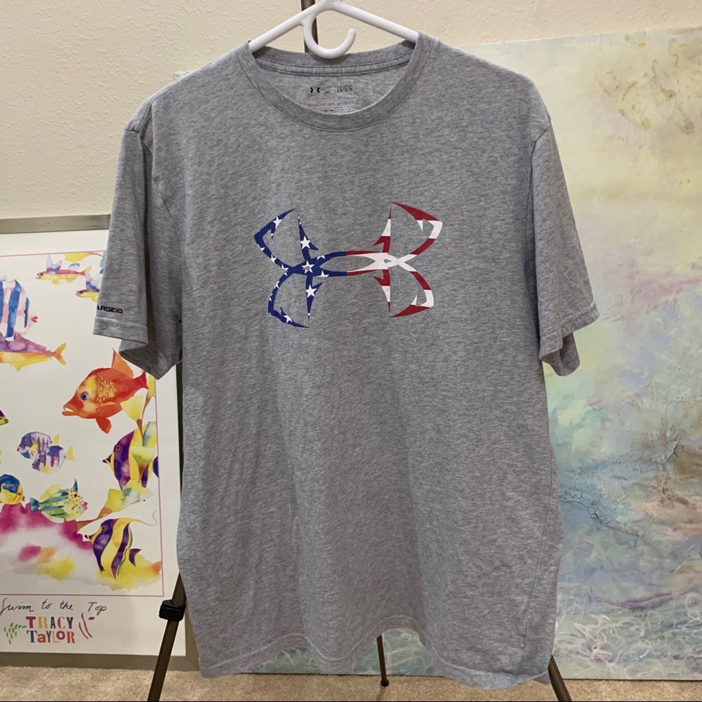 Gray Under Armour heat gear loose fit t-shirt size large